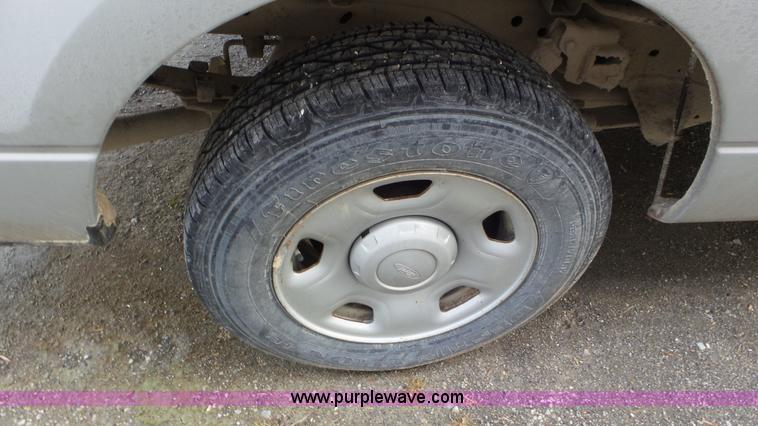 image for item J8426 2007 Ford F150 pickup truck