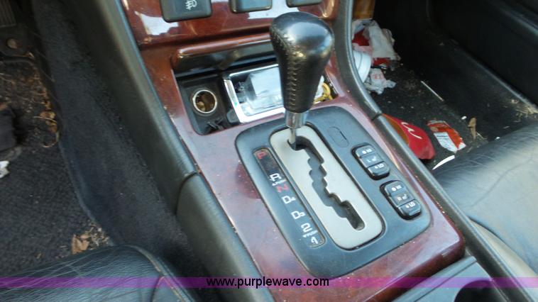 image for item J8460 2001 Acura RL