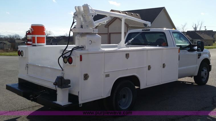 image for item K5333 2008 Ford F350 Super Duty utility truck with crane