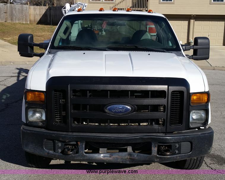 image for item K5333 2008 Ford F350 Super Duty utility truck with crane