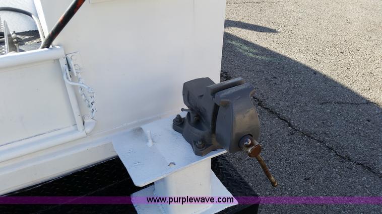 image for item K5333 2008 Ford F350 Super Duty utility truck with crane