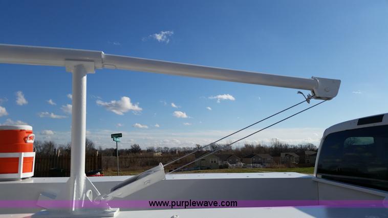 image for item K5333 2008 Ford F350 Super Duty utility truck with crane