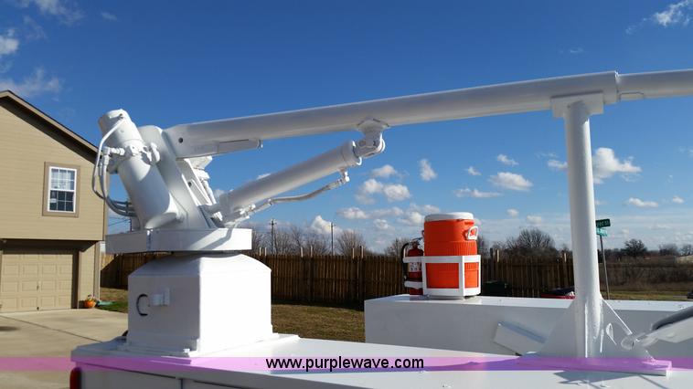 image for item K5333 2008 Ford F350 Super Duty utility truck with crane