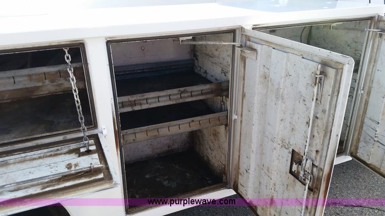 image for item K5333 2008 Ford F350 Super Duty utility truck with crane