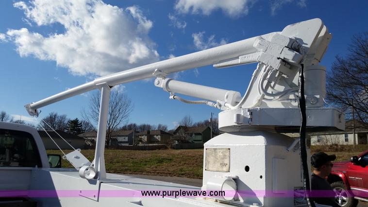 image for item K5333 2008 Ford F350 Super Duty utility truck with crane