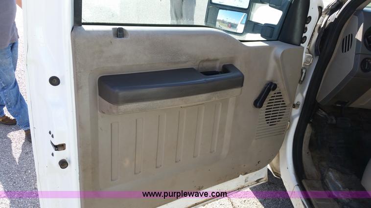 image for item K5333 2008 Ford F350 Super Duty utility truck with crane