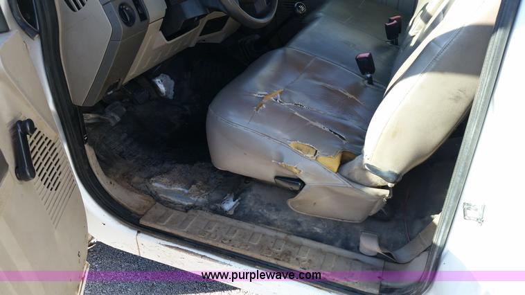 image for item K5333 2008 Ford F350 Super Duty utility truck with crane