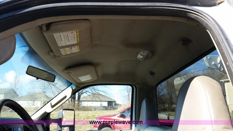 image for item K5333 2008 Ford F350 Super Duty utility truck with crane