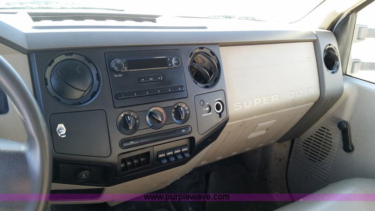 image for item K5333 2008 Ford F350 Super Duty utility truck with crane