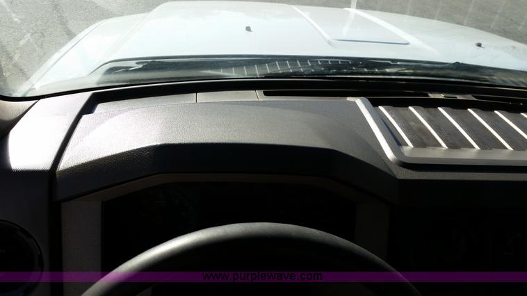 image for item K5333 2008 Ford F350 Super Duty utility truck with crane