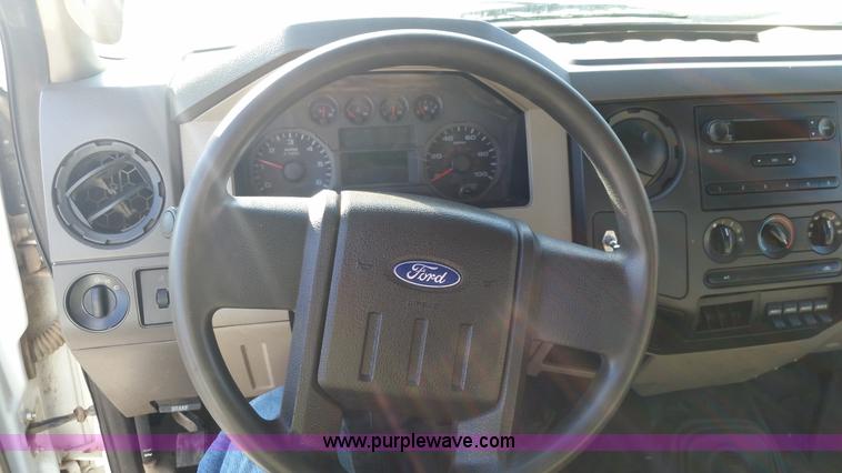 image for item K5333 2008 Ford F350 Super Duty utility truck with crane