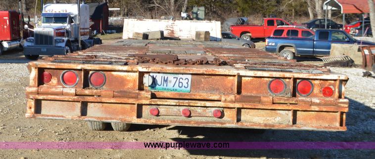 image for item K5341 1981 Trail King hydra-tail equipment trailer