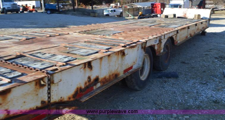 image for item K5341 1981 Trail King hydra-tail equipment trailer