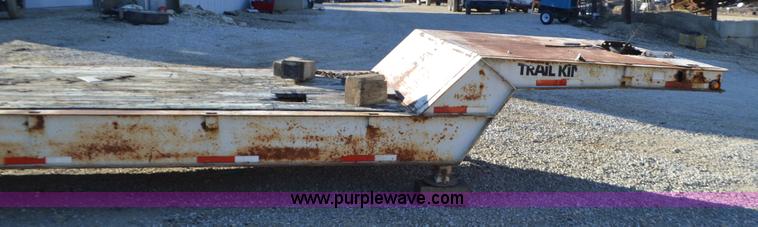 image for item K5341 1981 Trail King hydra-tail equipment trailer