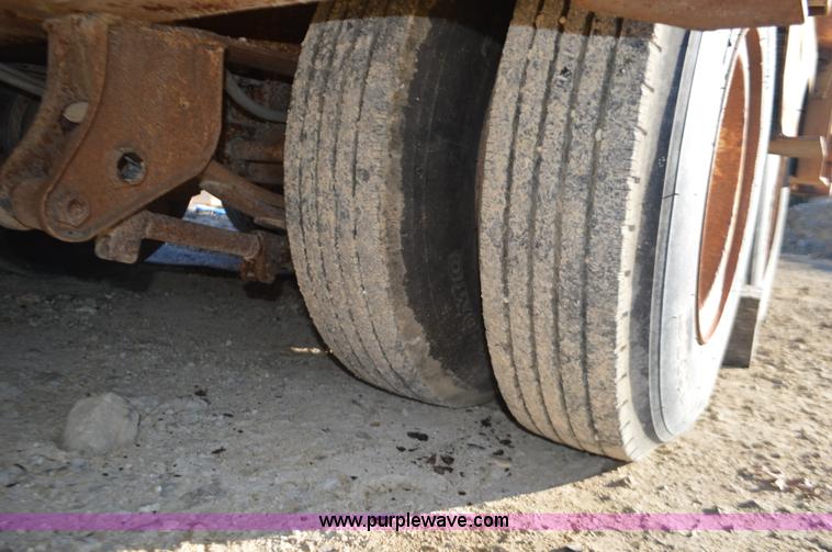 image for item K5341 1981 Trail King hydra-tail equipment trailer