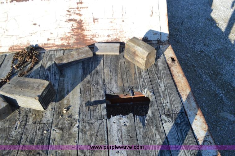 image for item K5341 1981 Trail King hydra-tail equipment trailer