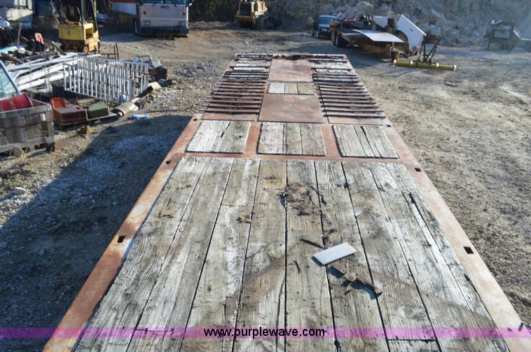 image for item K5341 1981 Trail King hydra-tail equipment trailer