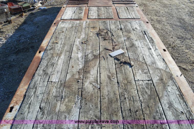 image for item K5341 1981 Trail King hydra-tail equipment trailer