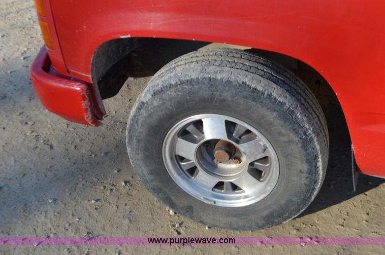 image for item K5345 1994 GMC Sierra 1500 Ext. Cab pickup truck