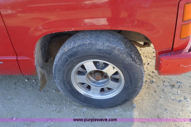 image for item K5345 1994 GMC Sierra 1500 Ext. Cab pickup truck