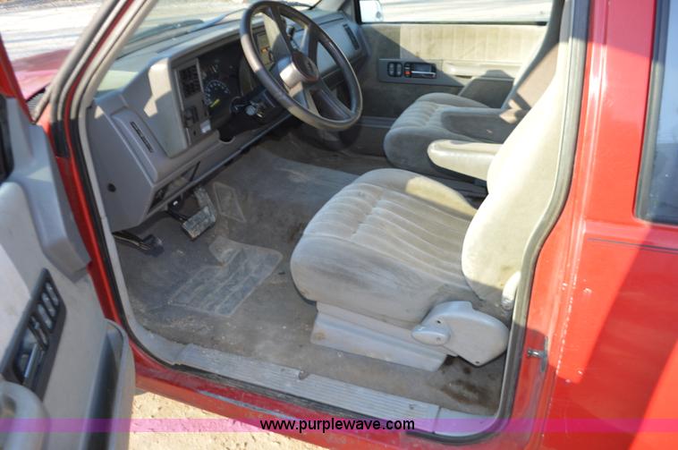 image for item K5345 1994 GMC Sierra 1500 Ext. Cab pickup truck