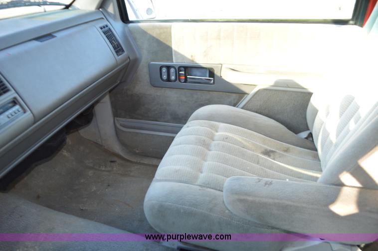 image for item K5345 1994 GMC Sierra 1500 Ext. Cab pickup truck