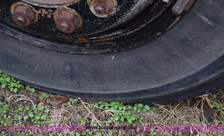 image for item L1198 1997 GMC Blue Bird school bus