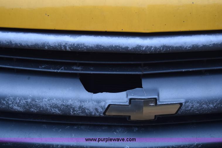 image for item L1199 2000 Chevrolet Express 3500 Cargo school bus