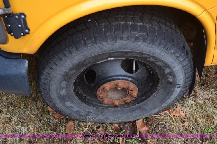 image for item L1199 2000 Chevrolet Express 3500 Cargo school bus