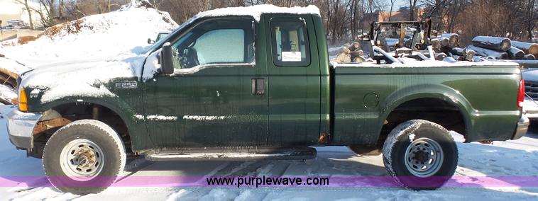 image for item L2366 1999 Ford F250 Super Duty pickup truck