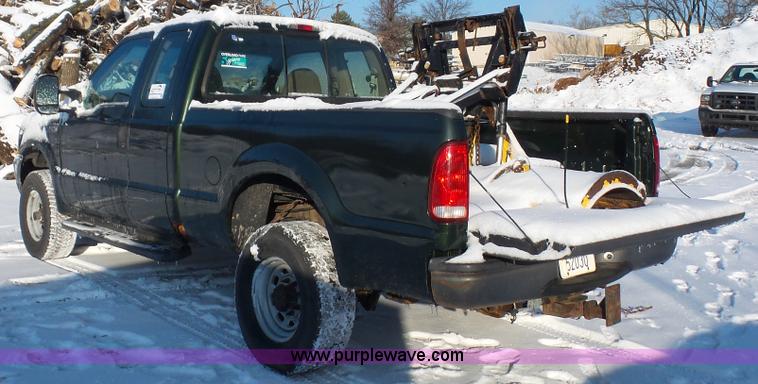 image for item L2366 1999 Ford F250 Super Duty pickup truck