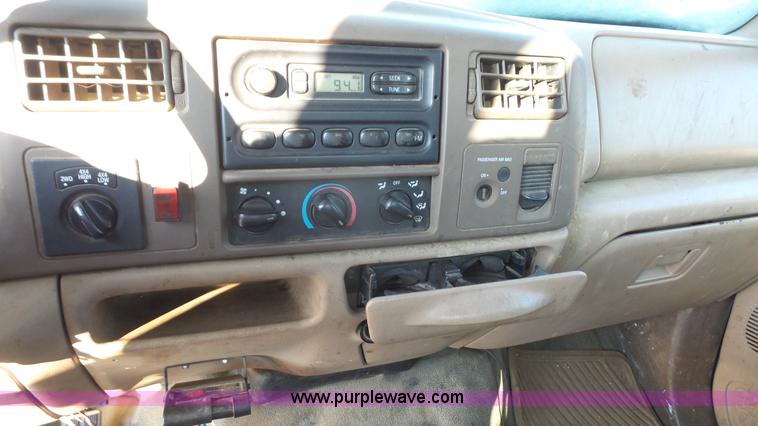 image for item L2366 1999 Ford F250 Super Duty pickup truck