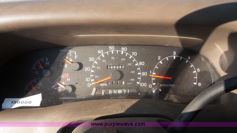 image for item L2366 1999 Ford F250 Super Duty pickup truck