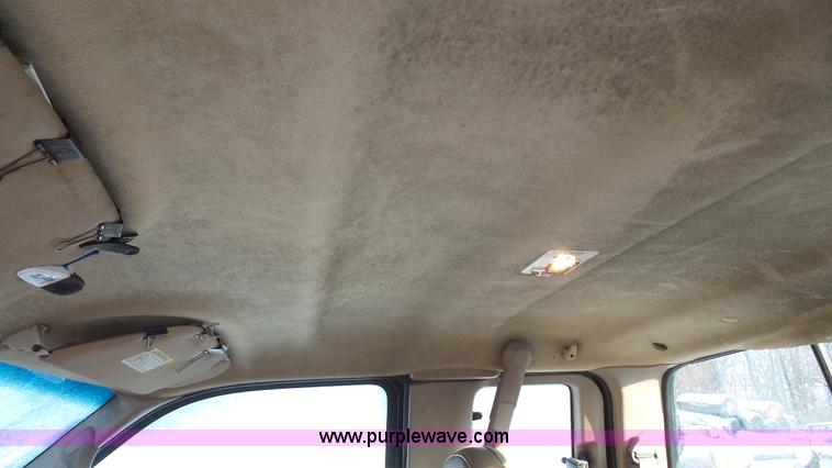 image for item L2366 1999 Ford F250 Super Duty pickup truck