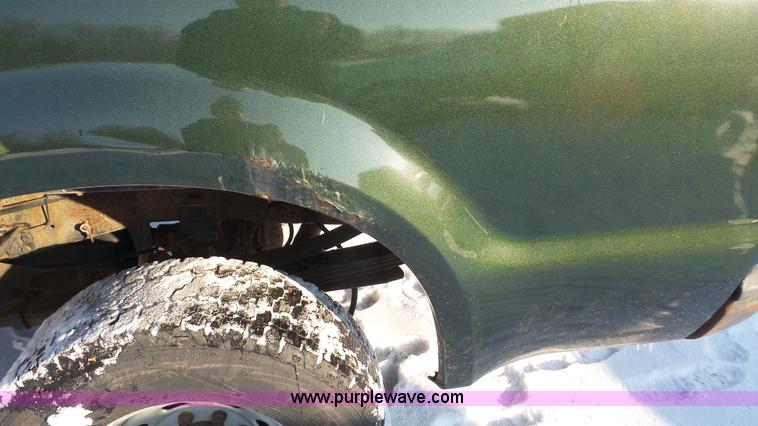 image for item L2366 1999 Ford F250 Super Duty pickup truck