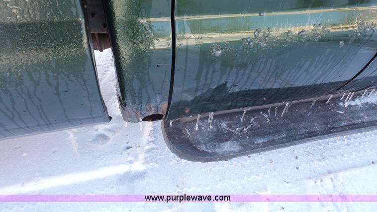 image for item L2366 1999 Ford F250 Super Duty pickup truck