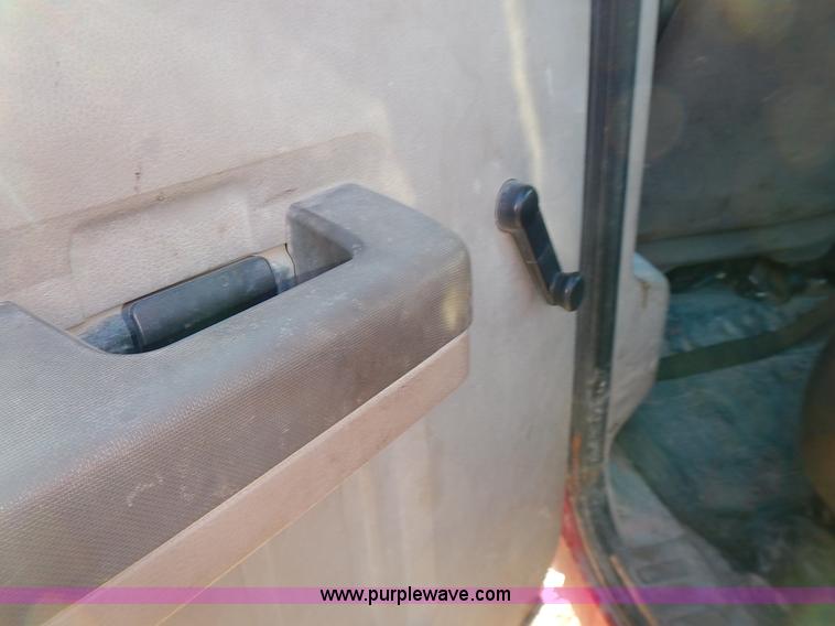 image for item L3605 2009 Ford F250 Super Duty XL Crew Cab pickup truck cab and chassis