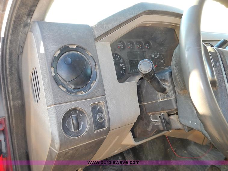 image for item L3605 2009 Ford F250 Super Duty XL Crew Cab pickup truck cab and chassis