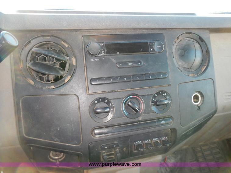 image for item L3605 2009 Ford F250 Super Duty XL Crew Cab pickup truck cab and chassis