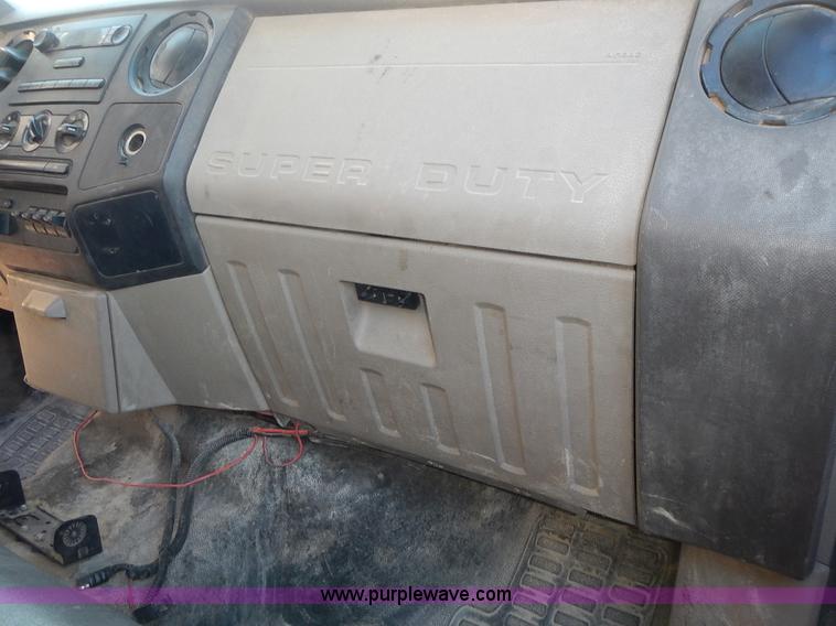 image for item L3605 2009 Ford F250 Super Duty XL Crew Cab pickup truck cab and chassis