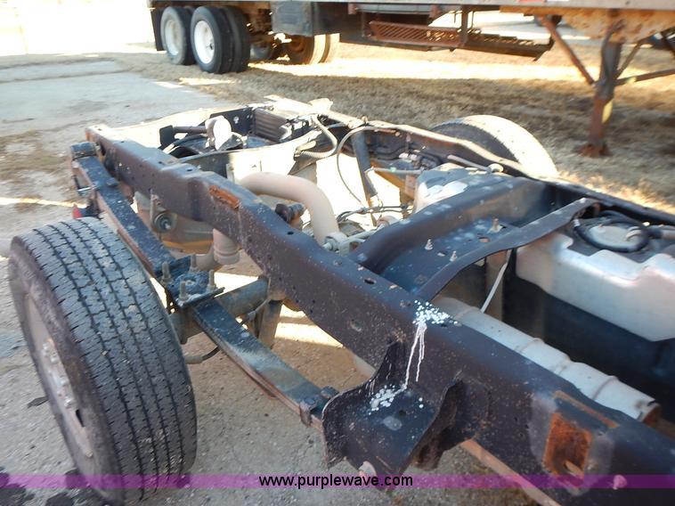 image for item L3605 2009 Ford F250 Super Duty XL Crew Cab pickup truck cab and chassis