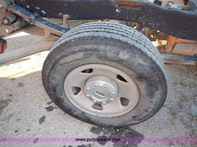 image for item L3605 2009 Ford F250 Super Duty XL Crew Cab pickup truck cab and chassis