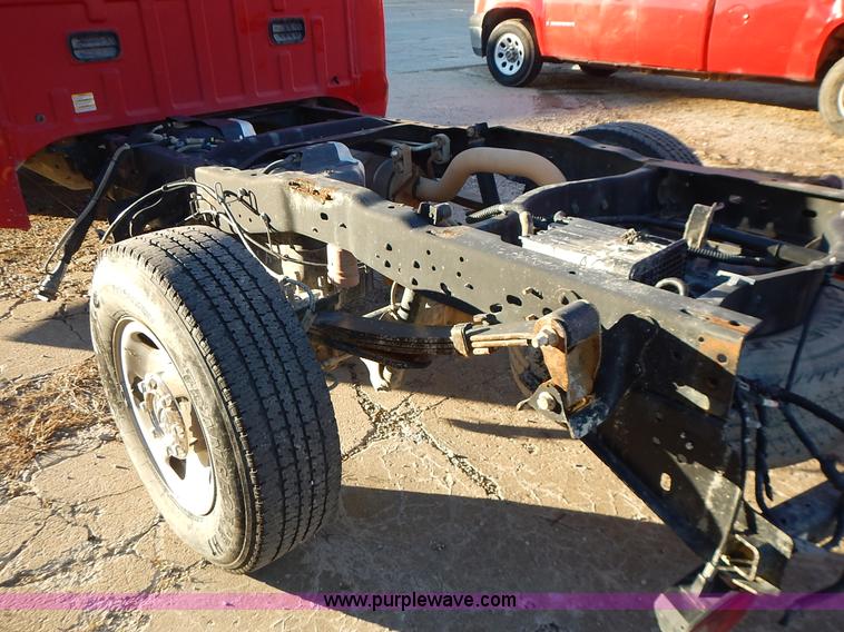 image for item L3605 2009 Ford F250 Super Duty XL Crew Cab pickup truck cab and chassis