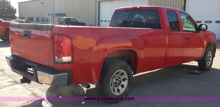 image for item L3638 2007 GMC Sierra 1500 Ext. Cab pickup truck