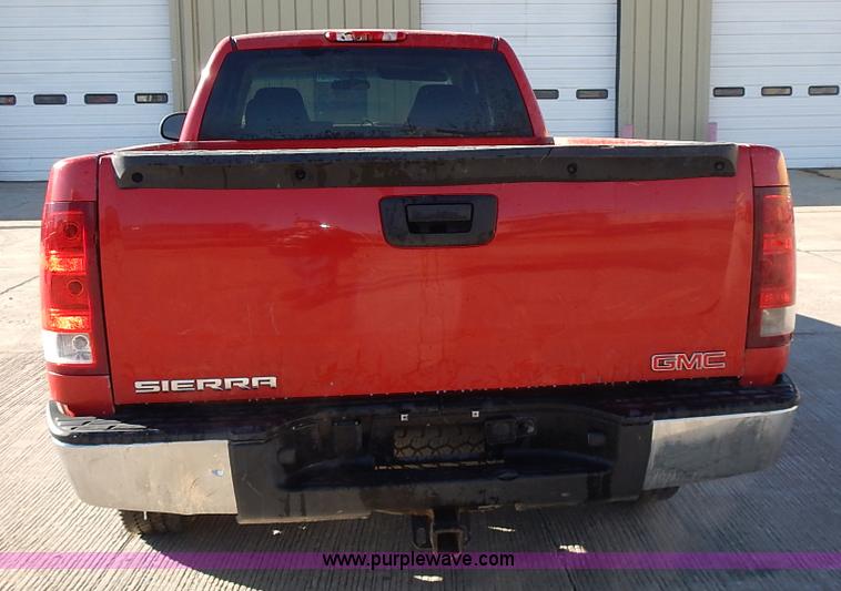 image for item L3638 2007 GMC Sierra 1500 Ext. Cab pickup truck
