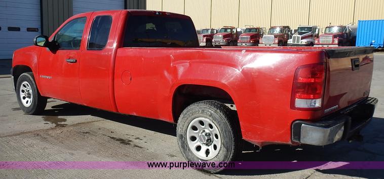 image for item L3638 2007 GMC Sierra 1500 Ext. Cab pickup truck