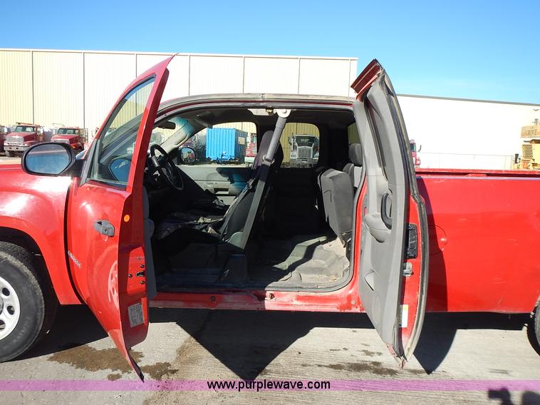 image for item L3638 2007 GMC Sierra 1500 Ext. Cab pickup truck