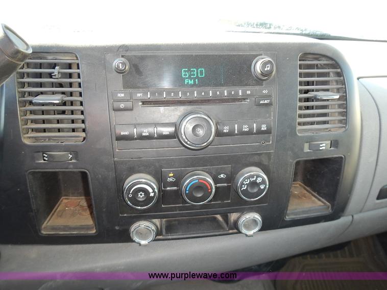 image for item L3638 2007 GMC Sierra 1500 Ext. Cab pickup truck