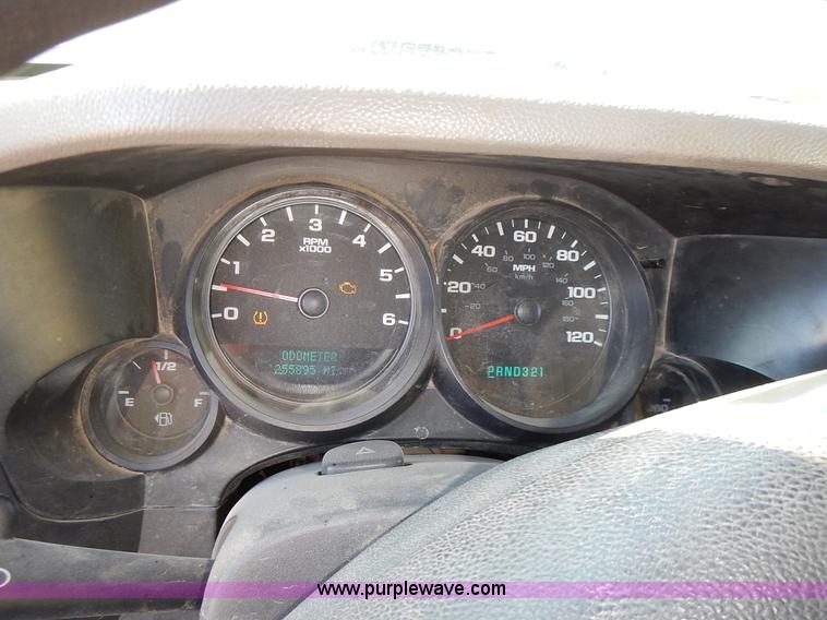 image for item L3638 2007 GMC Sierra 1500 Ext. Cab pickup truck