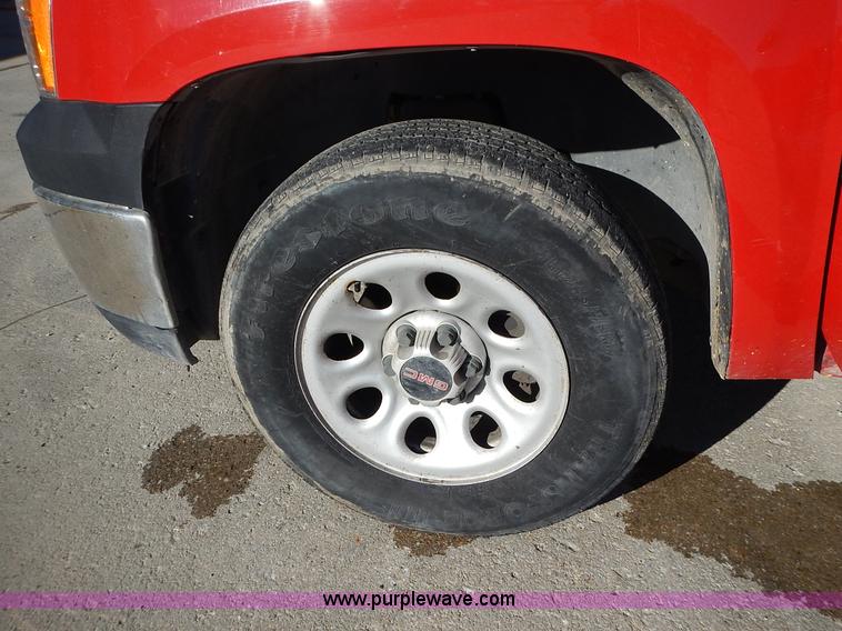 image for item L3638 2007 GMC Sierra 1500 Ext. Cab pickup truck